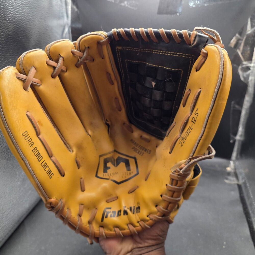 Franklin Field Master 12.5” Baseball Softball Glove Right-Hand Throw 22602L